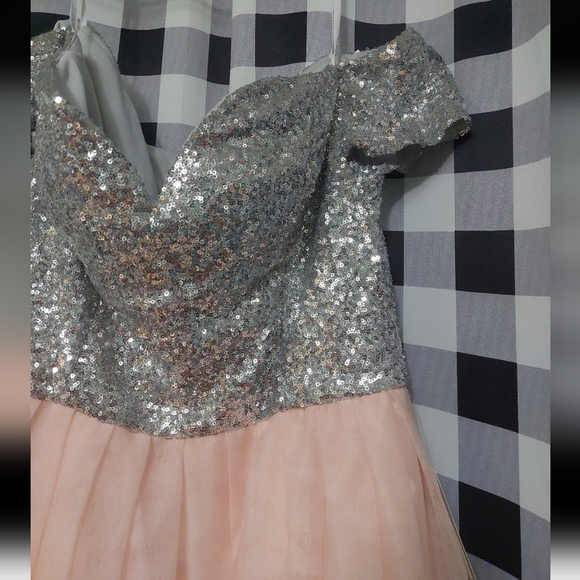 Homecoming formal dress size 15/16 - Picture 3 of 7
